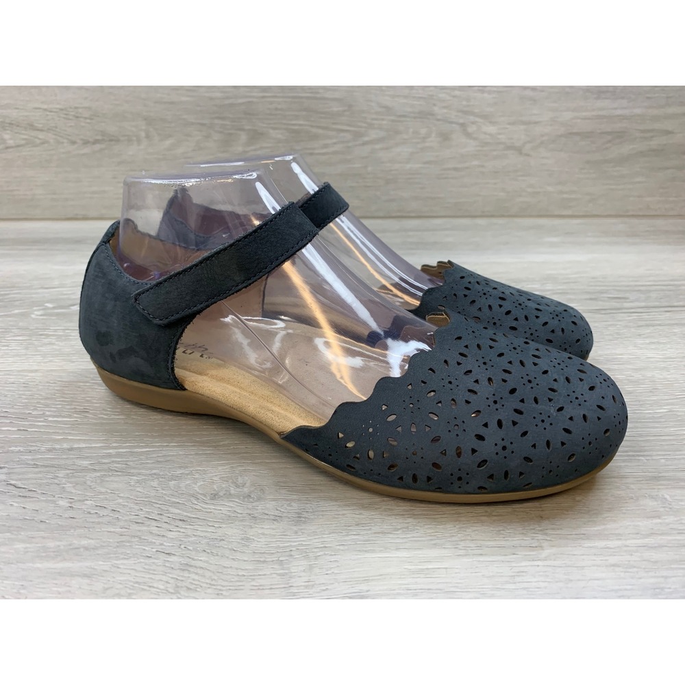 Earth Brynn-QV Navy Leather Perforated Scalloped Mary Jane Flats 8.5 Shoes